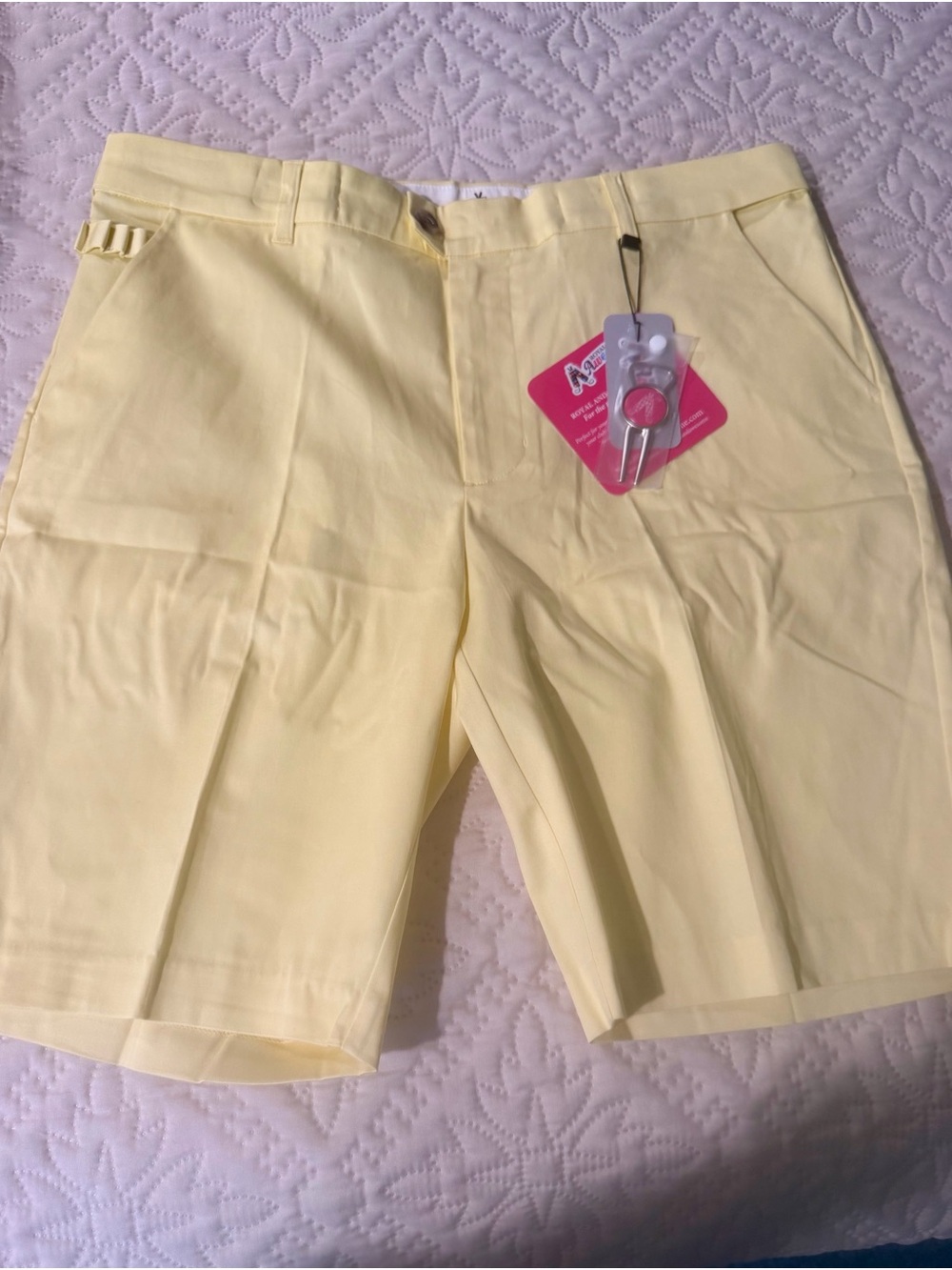 Men's Yellow Golf Shorts - Classic Stretch